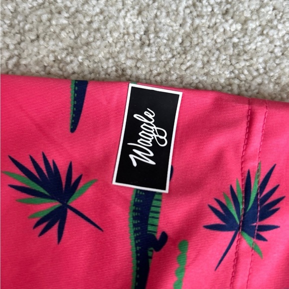 Waggle Crocodile Polo - Picture 4 of 6